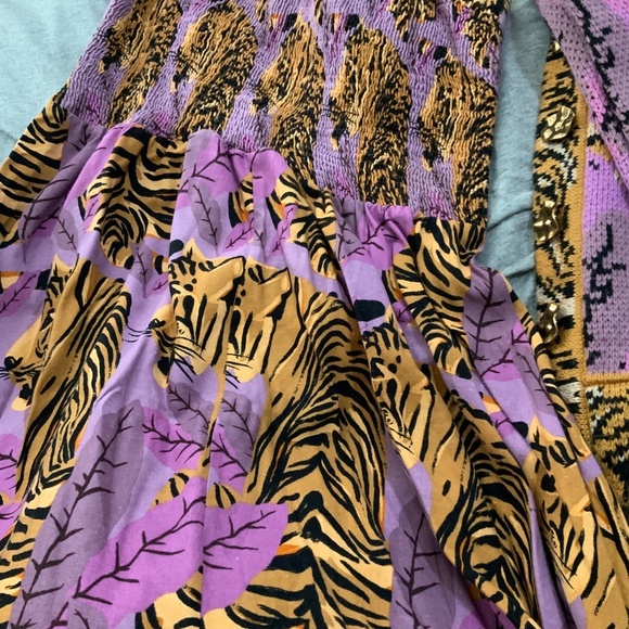 ✨ Farm Rio Long Dress – Size G/L ✨ - Picture 6 of 9